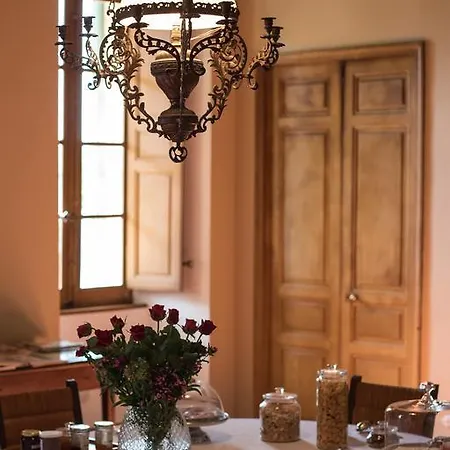 Palazzu Nicrosi בית הארחה